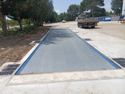 ����������ʯ�ͱ��h·����վ100��3*18�׵ذ��ɹ�����